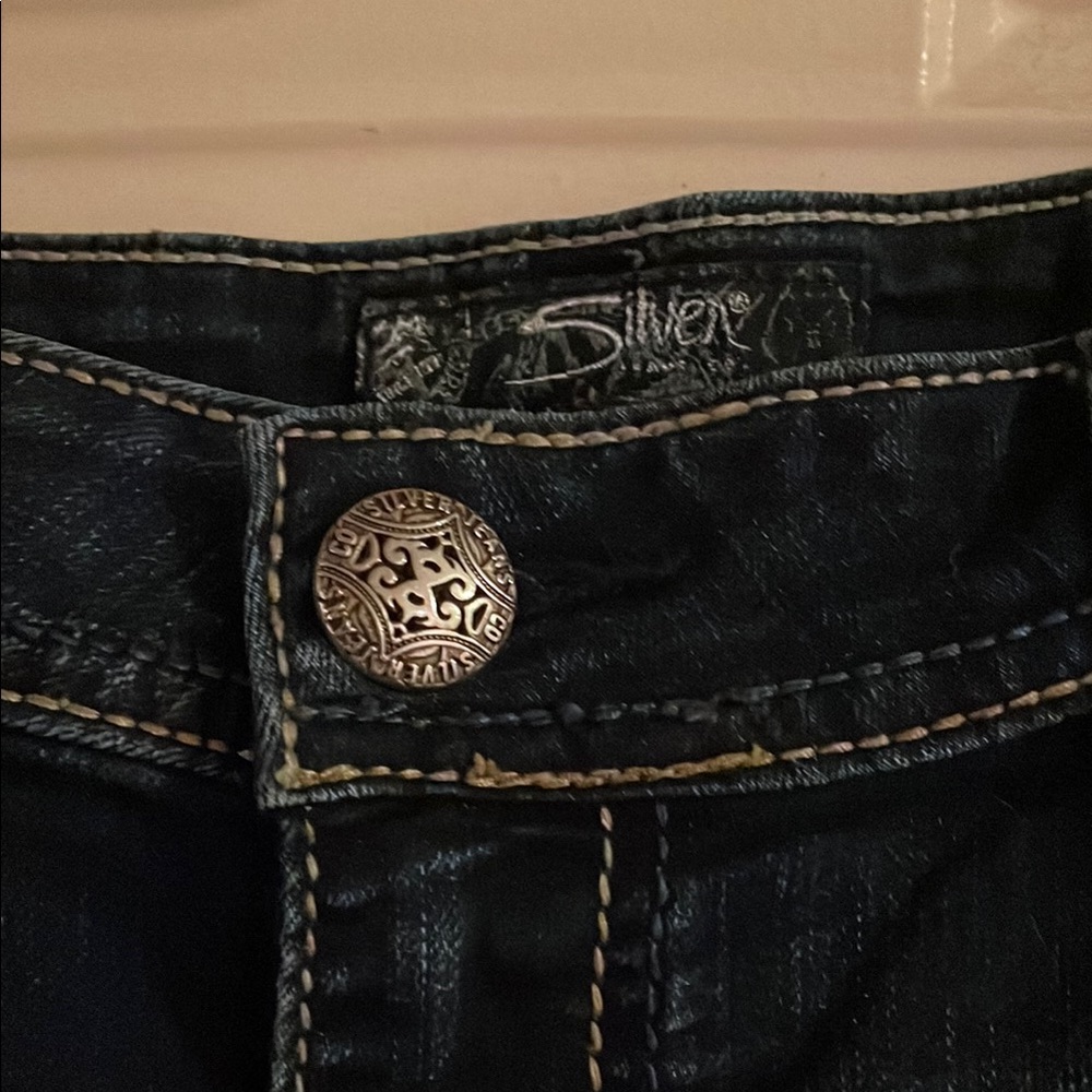 Silver Jeans - Picture 2 of 6